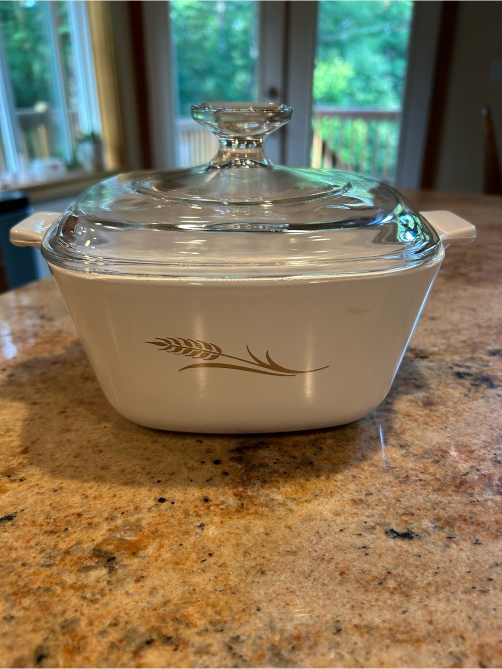 Corningware W-1 3/4-B “Wheat”Casserole Baking Dish 1 3/4 qt w/Pyrex Glass Lid